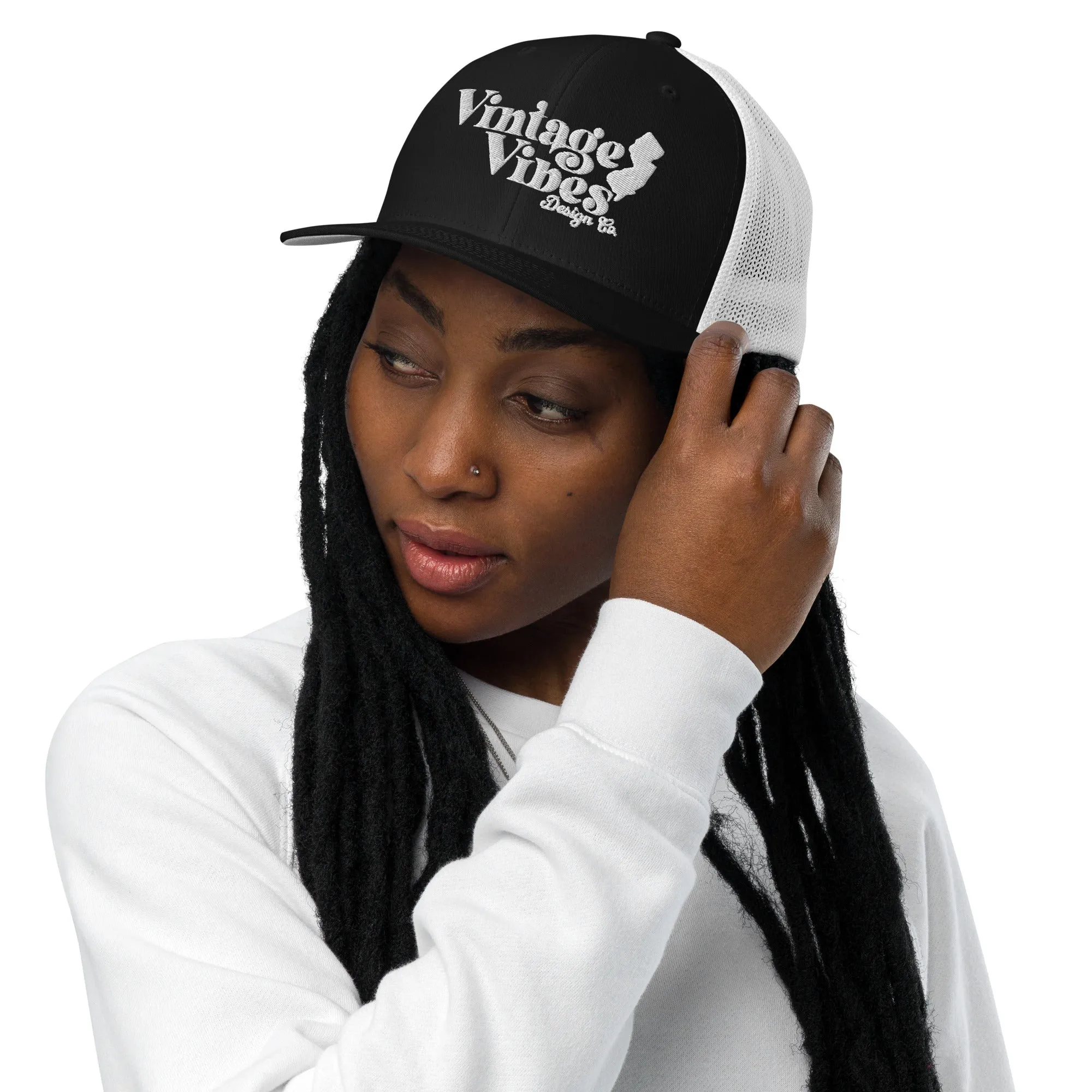 Closed-back trucker cap