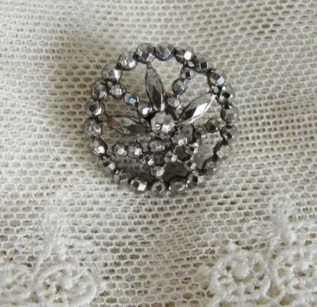 LOVELY Antique French Cut Steel Button,Victorian Fancy Button,Highly Detailed FILIGREE Design Button,Collectible Vintage Buttons