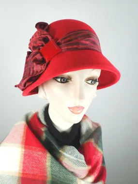 Womens red cloche winter felt hat. 1920s style Hat. Downton Abbey hat. Ladies stylish Flapper Hat. Classic Retro hat women.